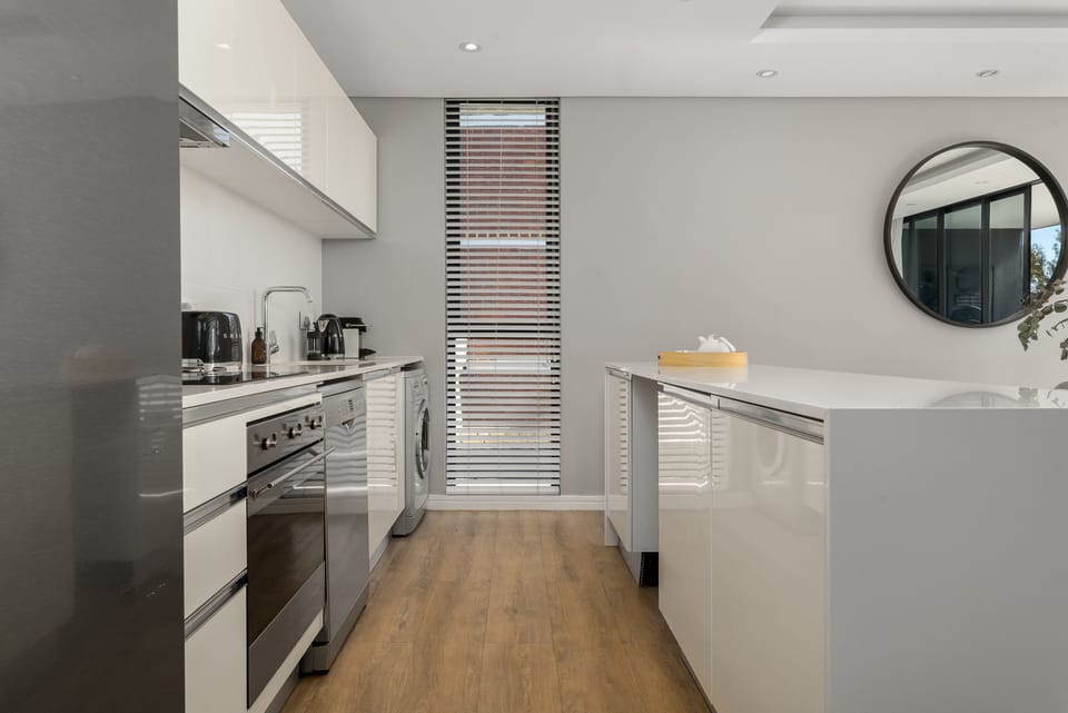 Premium Apartment | Private kitchen | Fridge, microwave, oven, stovetop