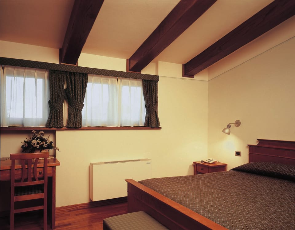 Minibar, in-room safe, desk, soundproofing