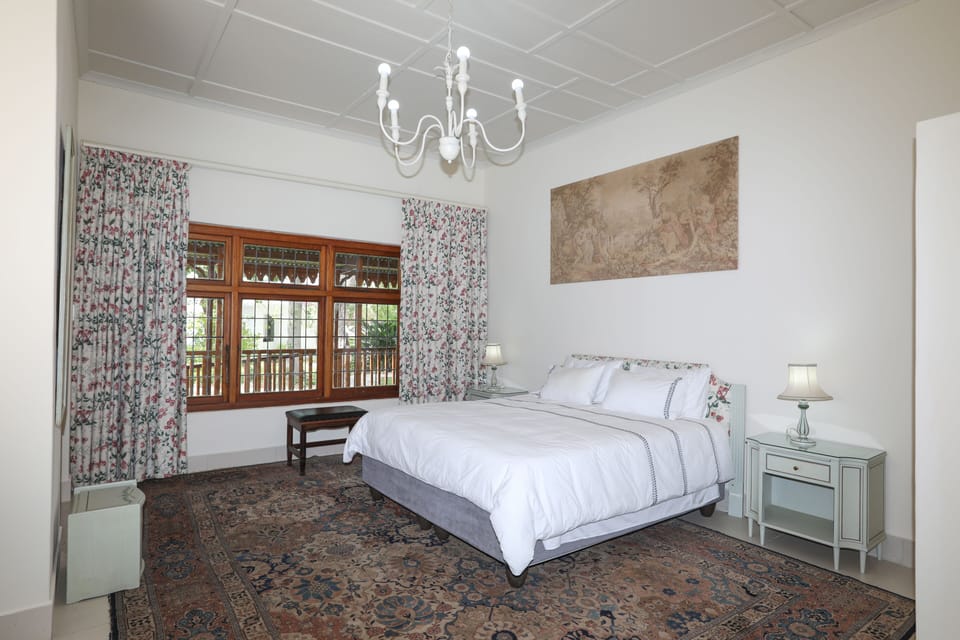 King Bed En-Suite Shower | 1 bedroom, premium bedding, in-room safe, individually decorated