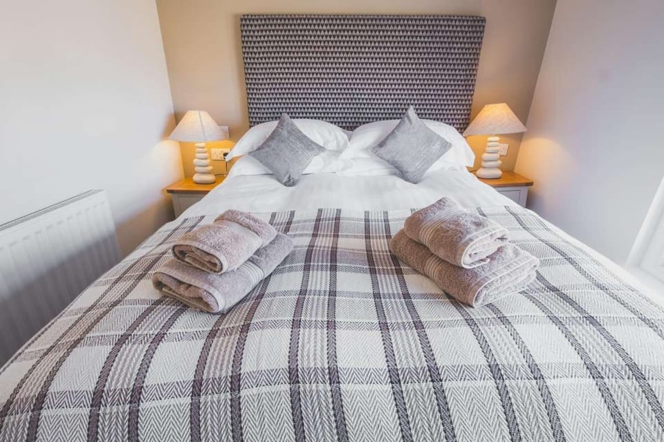 King Room, Ensuite | Blackout drapes, soundproofing, iron/ironing board, free WiFi