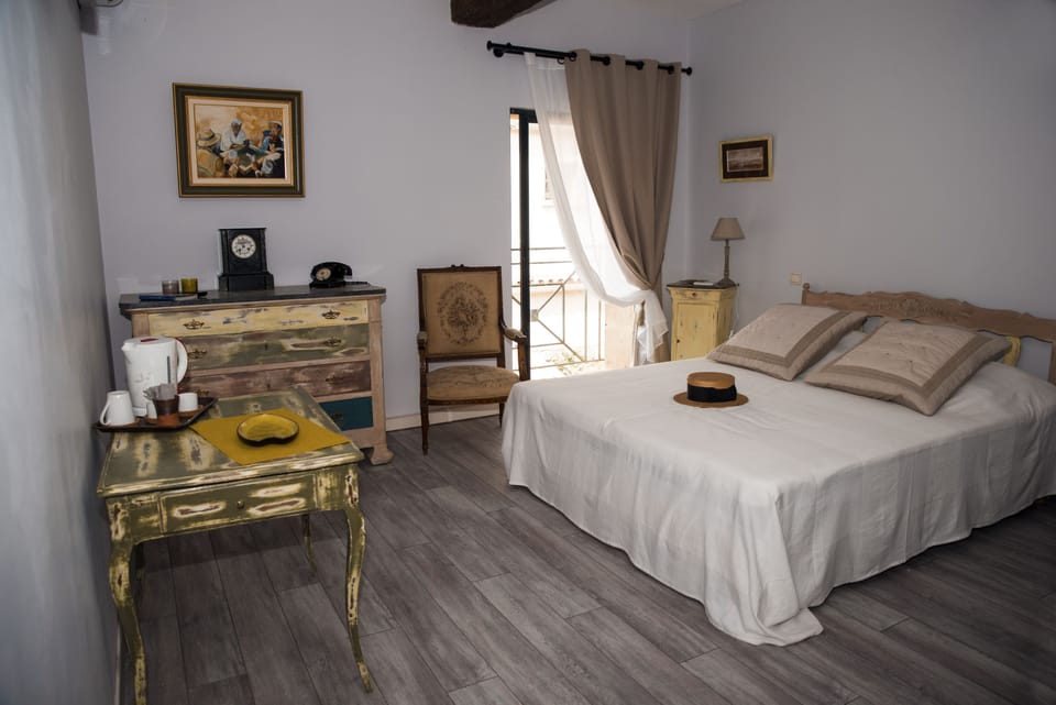 Comfort Double Room (Marcel Pagnol) | Minibar, desk, soundproofing, free WiFi