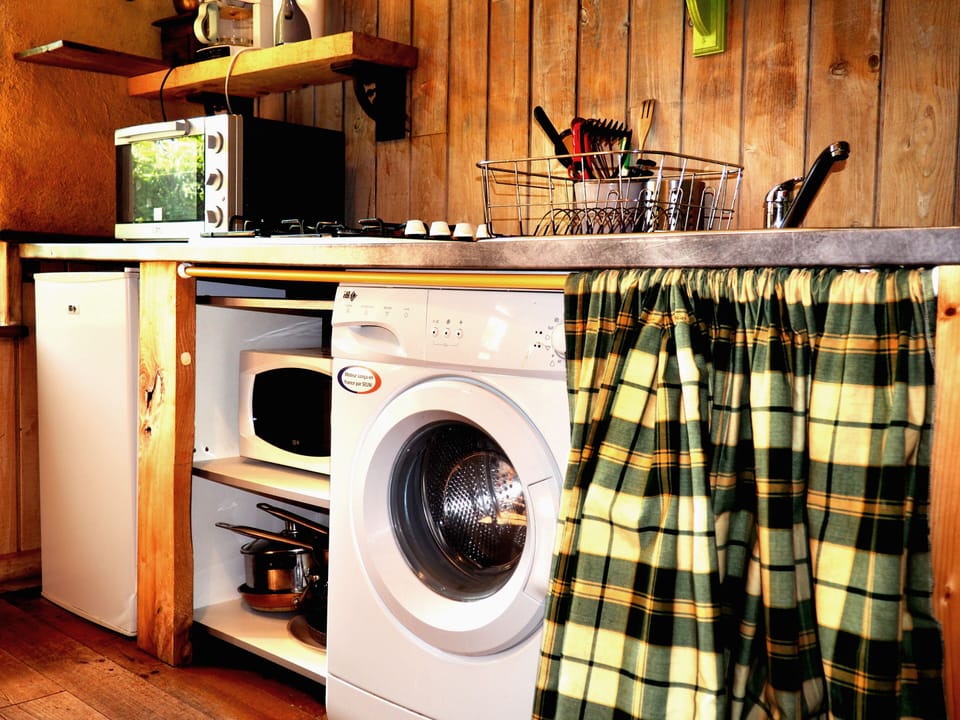 Standard Apartment, Park View (Naoned) | Private kitchen | Highchair