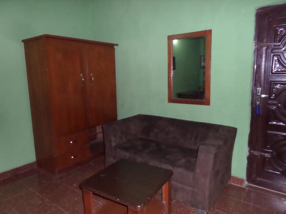 Deluxe Room | Desk, laptop workspace, bed sheets