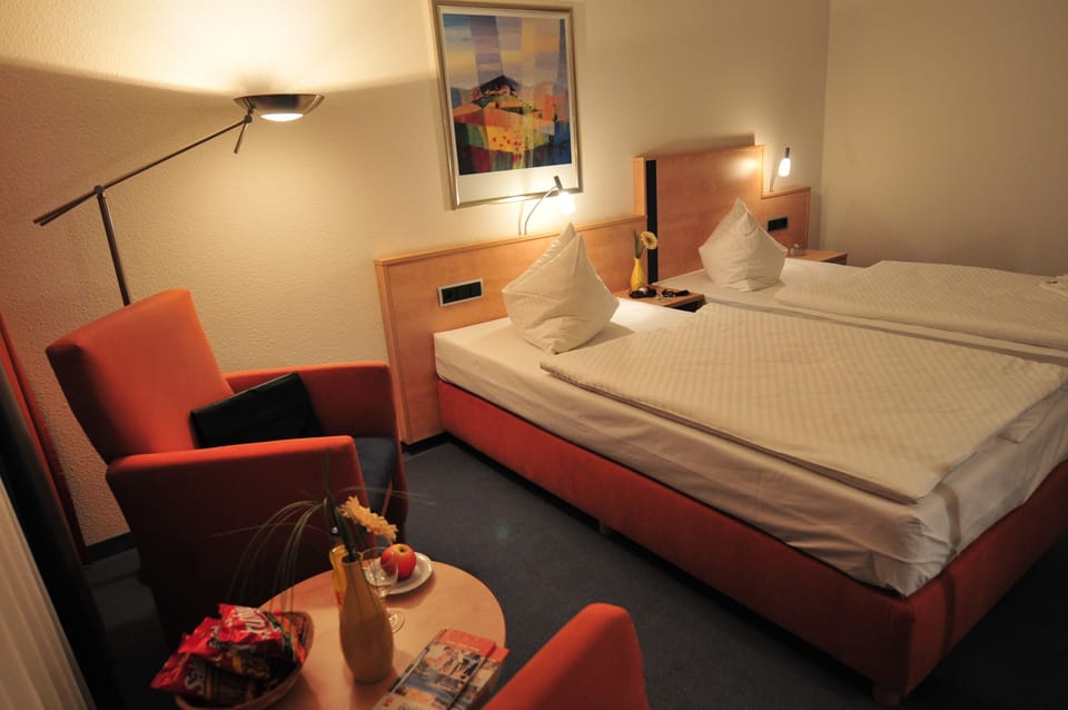 Double Room | Premium bedding, desk, soundproofing, free WiFi