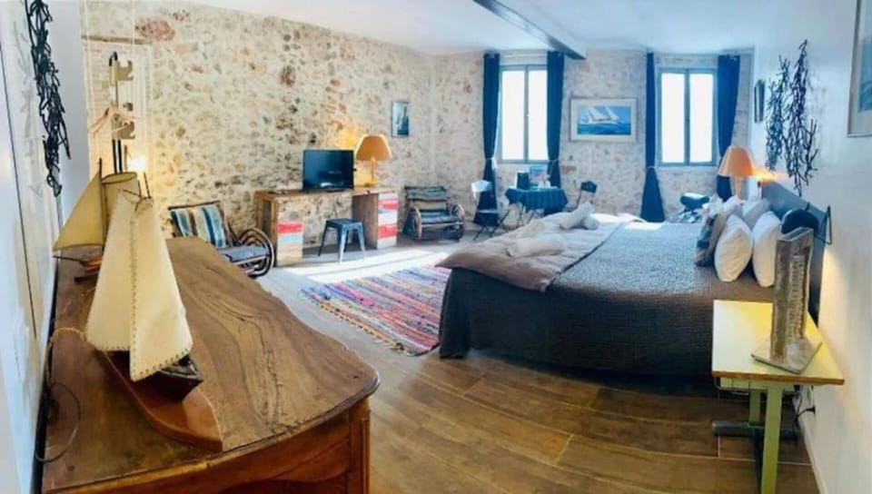 Classic Double Room, City View | Free WiFi, bed sheets
