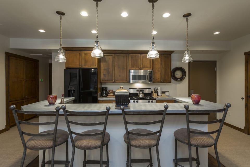 Condo, 2 Bedrooms (Condominium) | Private kitchen | Fridge, microwave, coffee/tea maker