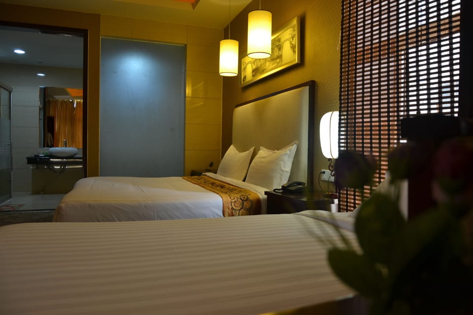 Premium bedding, minibar, in-room safe, desk