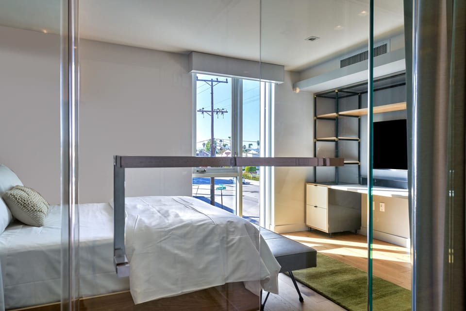 Premier Suite (Full Bed) | Premium bedding, memory foam beds, desk, laptop workspace