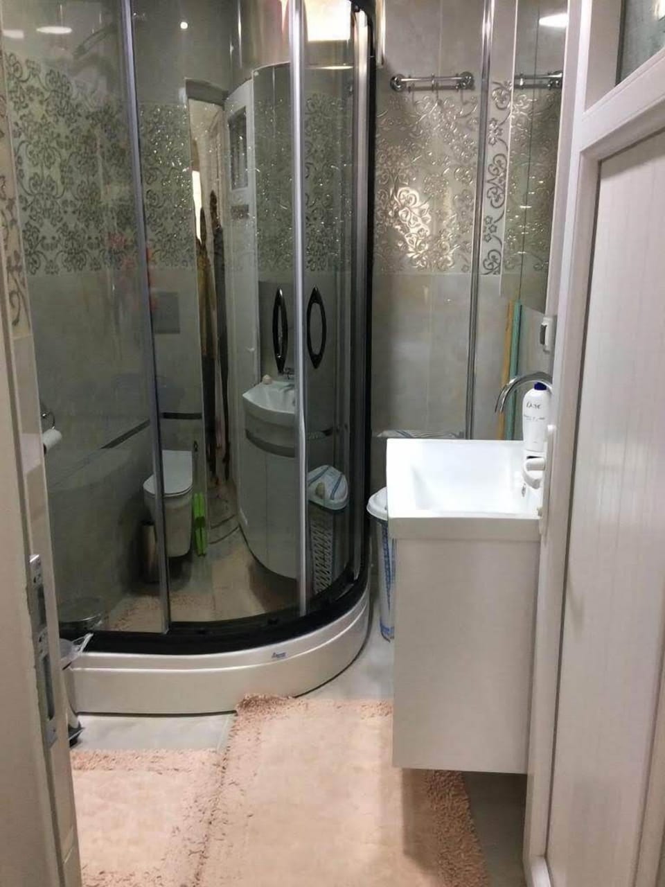 Bathroom shower