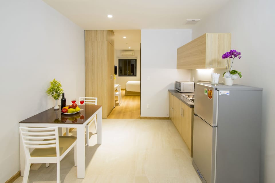Premium Room | Minibar, in-room safe, desk, soundproofing