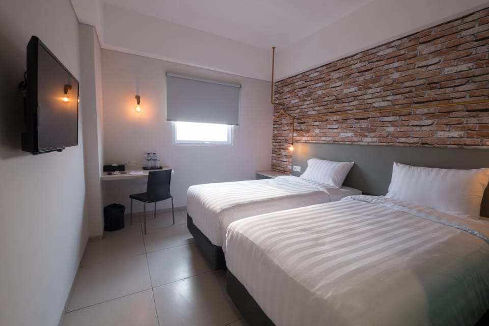 Desk, free WiFi, bed sheets