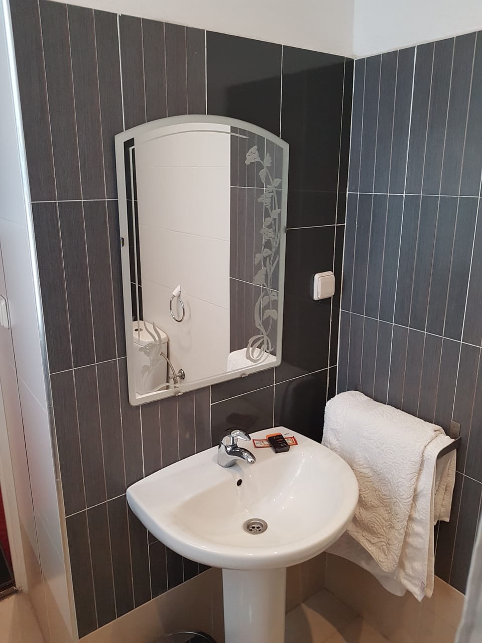 Superior Double Room | Bathroom sink