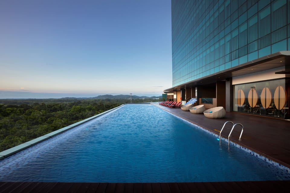 Infinity pool