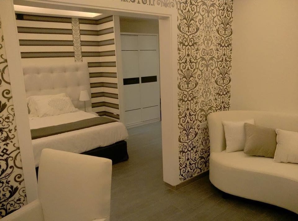 Junior Suite | Premium bedding, minibar, in-room safe, desk