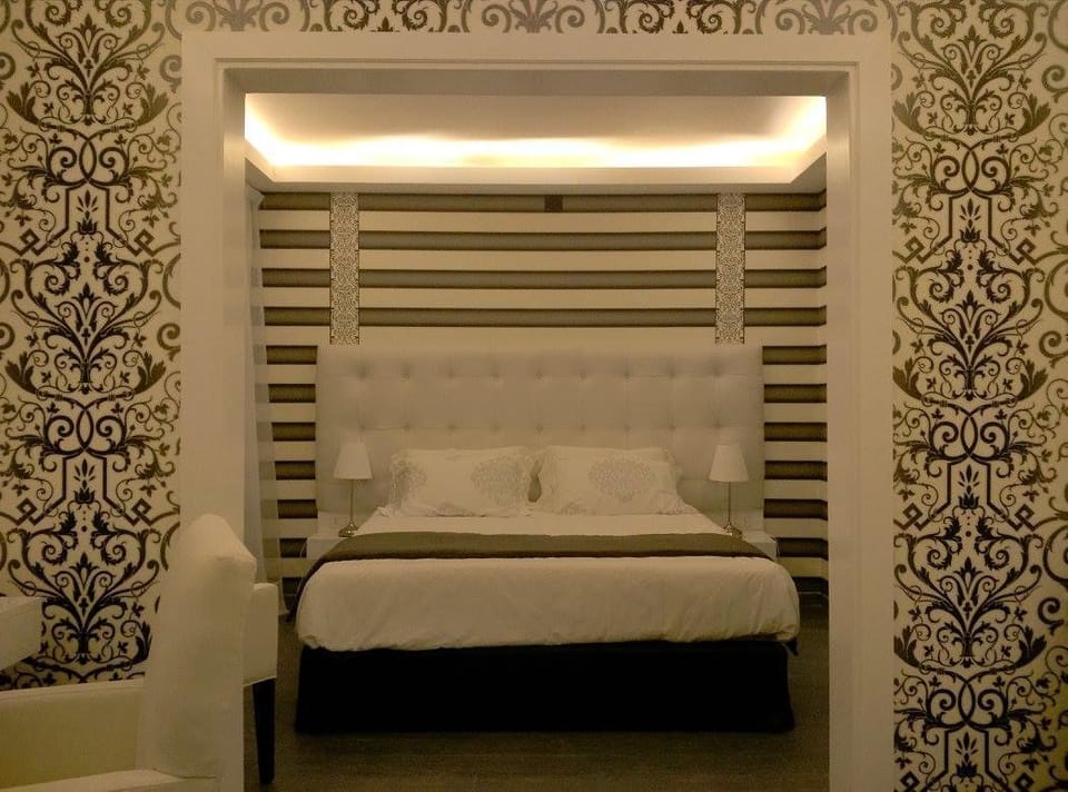Junior Suite | Premium bedding, minibar, in-room safe, desk