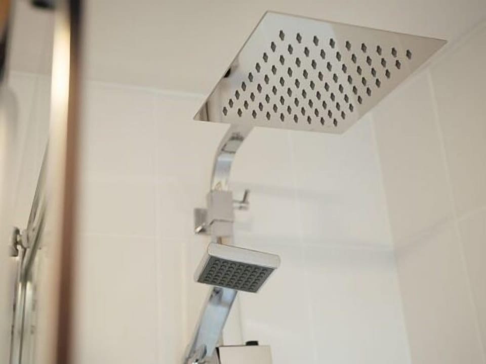 Superior Double Room, Ensuite, Sea View (Sleeps 2) | Bathroom