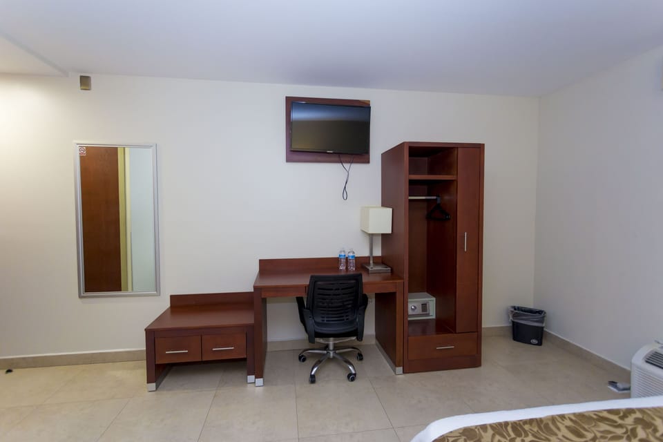 In-room safe, desk, iron/ironing board, free WiFi