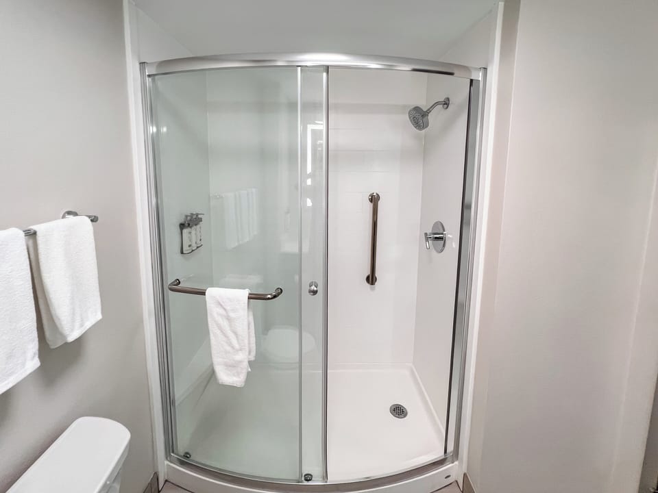 Desk, iron/ironing board, free cribs/infant beds, free WiFi