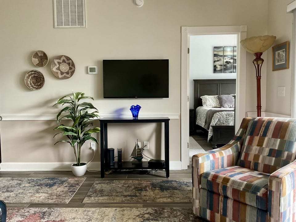 Condo, 2 Bedrooms | Interior