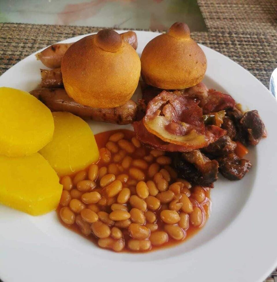 Free daily full breakfast