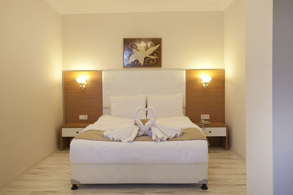 Junior Suite | Minibar, in-room safe, desk, WiFi (free)