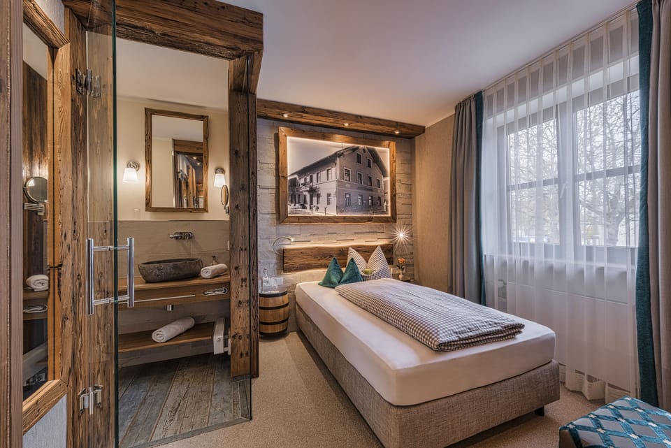 Premium Single Room | Hypo-allergenic bedding, individually decorated, individually furnished