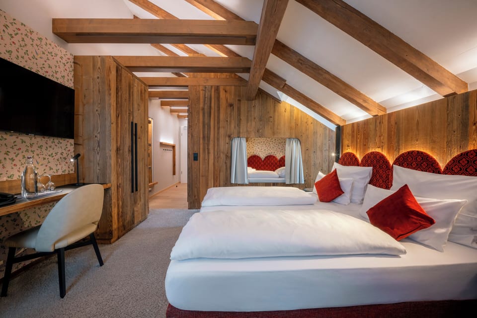 Junior Studio Suite | Hypo-allergenic bedding, individually decorated, individually furnished