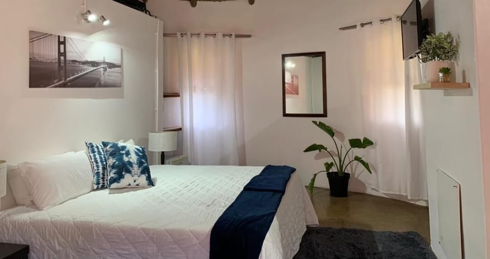 1 bedroom, in-room safe, iron/ironing board, WiFi (free)