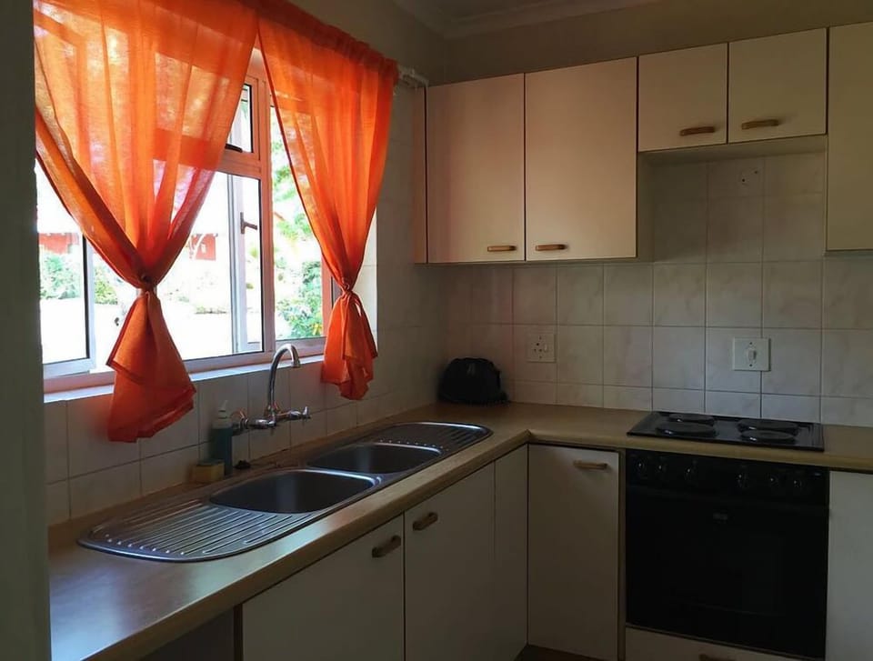 Rondawel with Kitchen | Private kitchen
