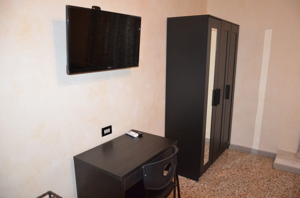 Superior Room | Desk, soundproofing, cribs/infant beds, free WiFi