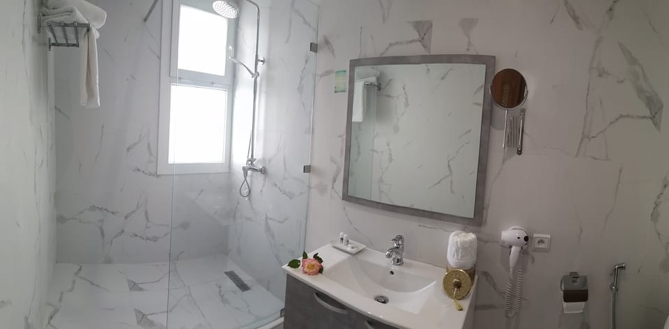 Room, 1 King Bed | Bathroom shower