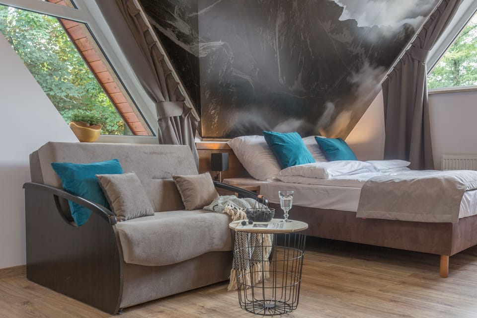 Business Triple Room, 1 Bedroom | 1 bedroom, soundproofing, WiFi (free), individually decorated