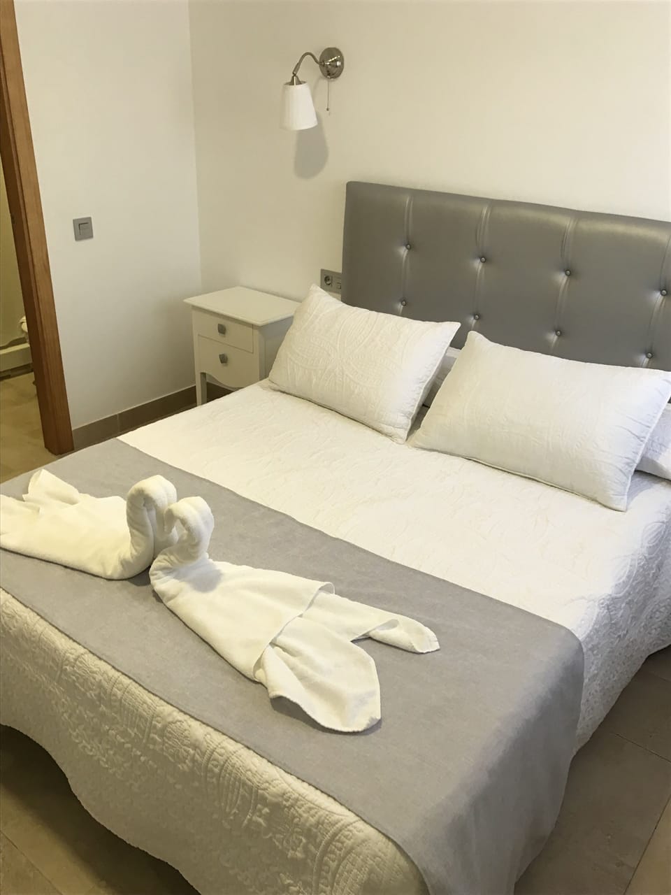 Deluxe Room | Minibar, blackout drapes, rollaway beds, free WiFi
