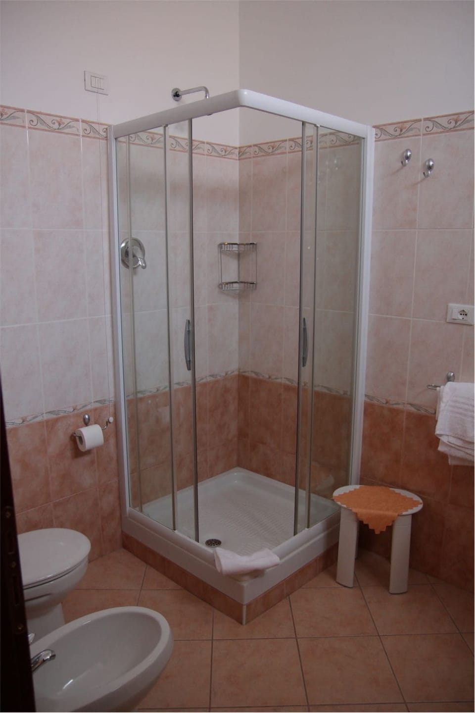 Shower, towels