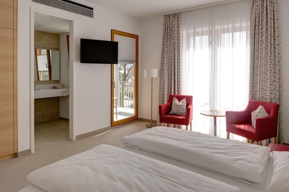 In-room safe, desk, soundproofing, iron/ironing board