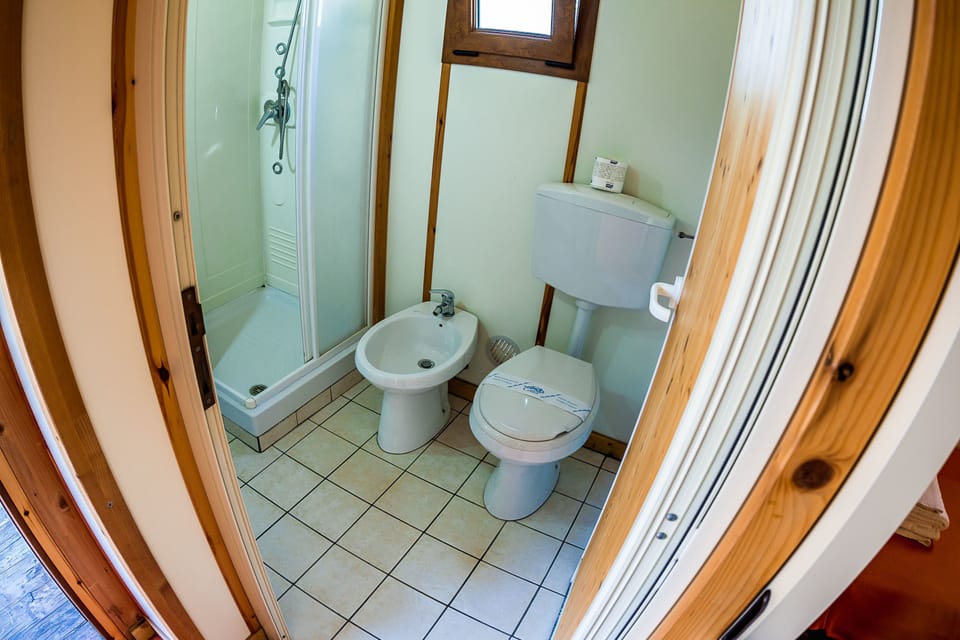 Mobile Home, 2 Bedrooms, Sea View | Bathroom | Shower, free toiletries, hair dryer, bidet