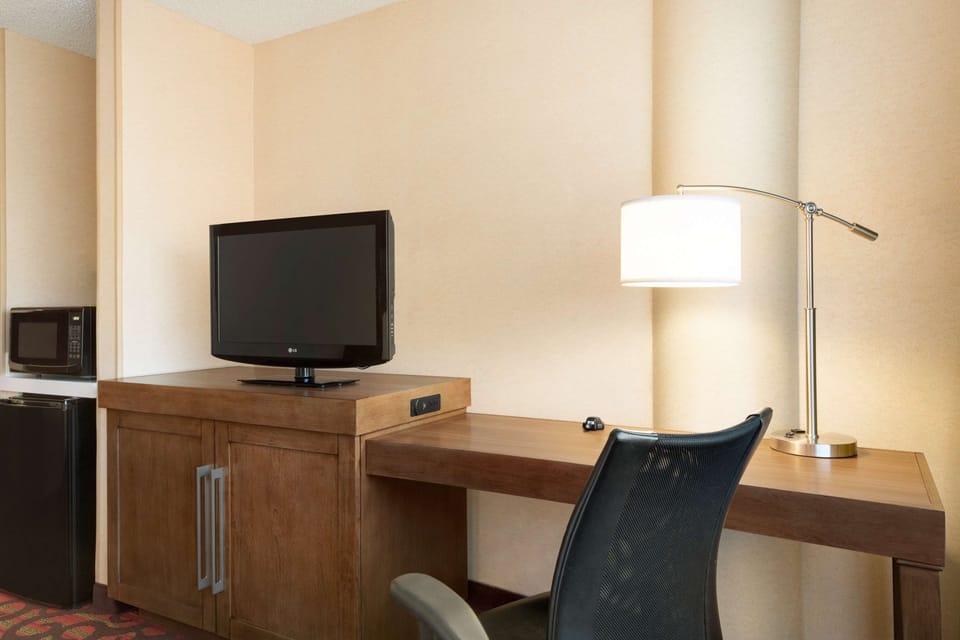 Premium bedding, pillowtop beds, in-room safe, desk