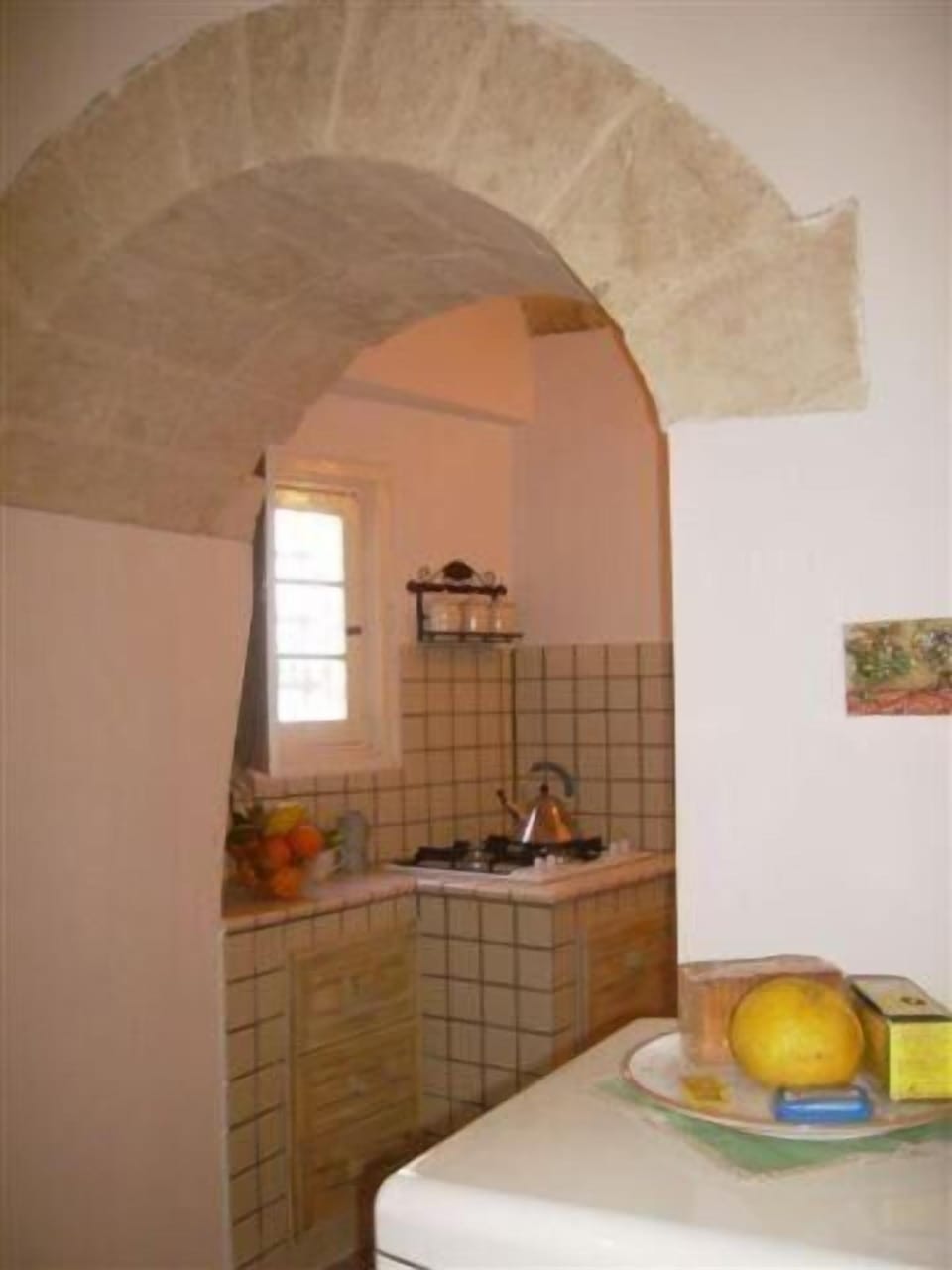 Fridge, coffee/tea maker