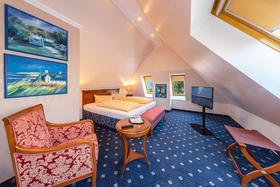Deluxe Double Room | Desk, blackout drapes, free WiFi, bed sheets