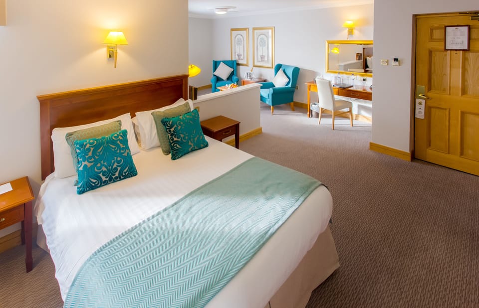 In-room safe, iron/ironing board, WiFi (free), bed sheets