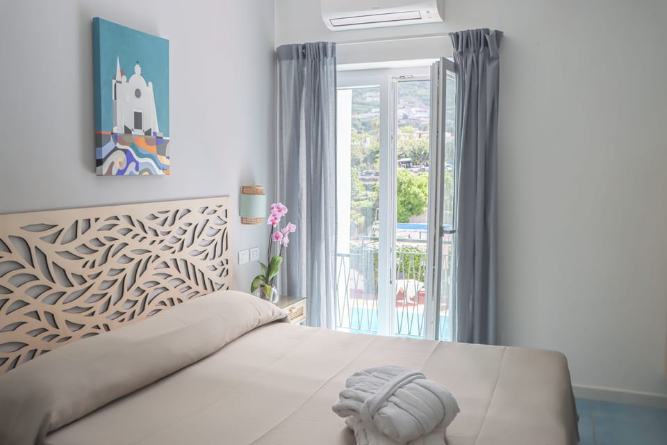 In-room safe, desk, free WiFi, bed sheets