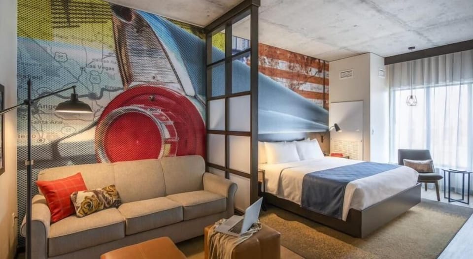 Premium Room, 1 King Bed | 1 bedroom, Egyptian cotton sheets, premium bedding, in-room safe