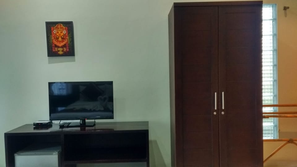 Standard Double Room | Mini-refrigerator