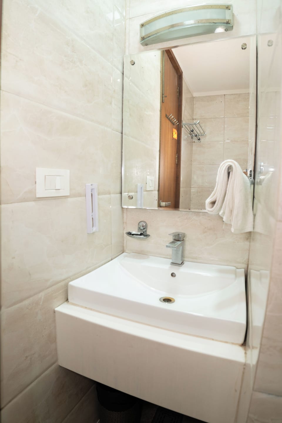 Superior suite room | Minibar, desk, blackout drapes, soundproofing