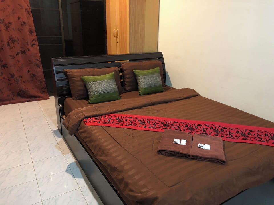 Standard Double Room | Free WiFi