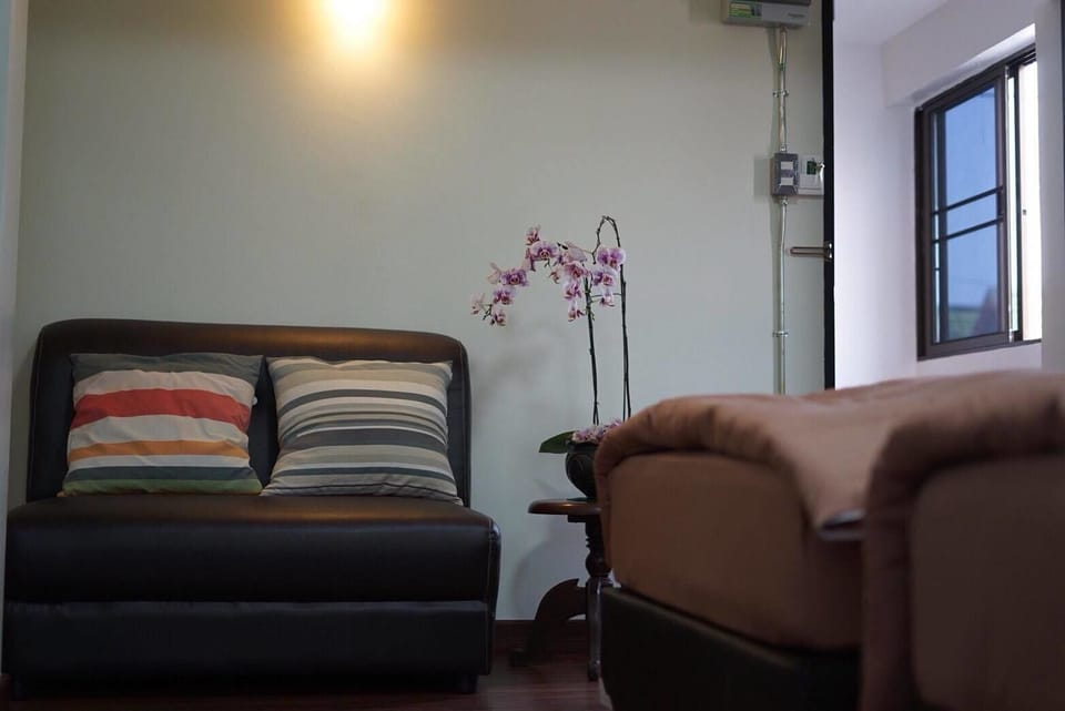 Superior Twin Room | Living area | Flat-screen TV