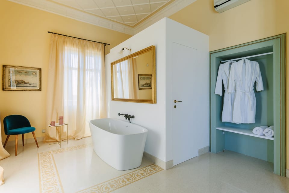Luxury Double Room | 1 bedroom, premium bedding, minibar, individually furnished