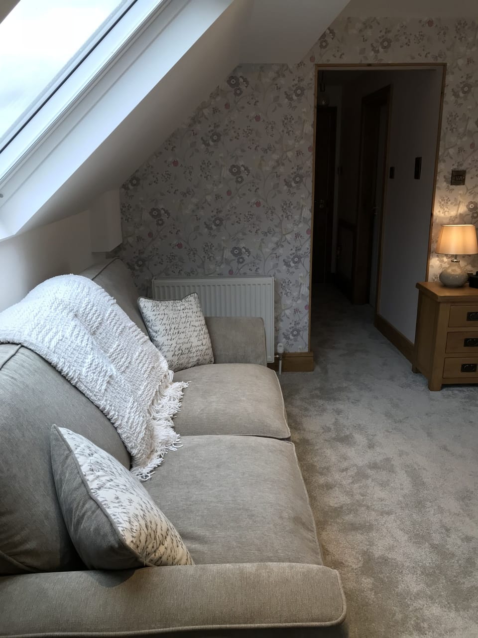 Luxury Studio Suite, 1 King Bed with Sofa bed, Ensuite, Sea View | Egyptian cotton sheets, premium bedding, pillowtop beds, in-room safe