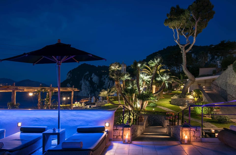 Indoor pool, seasonal outdoor pool, pool umbrellas, sun loungers