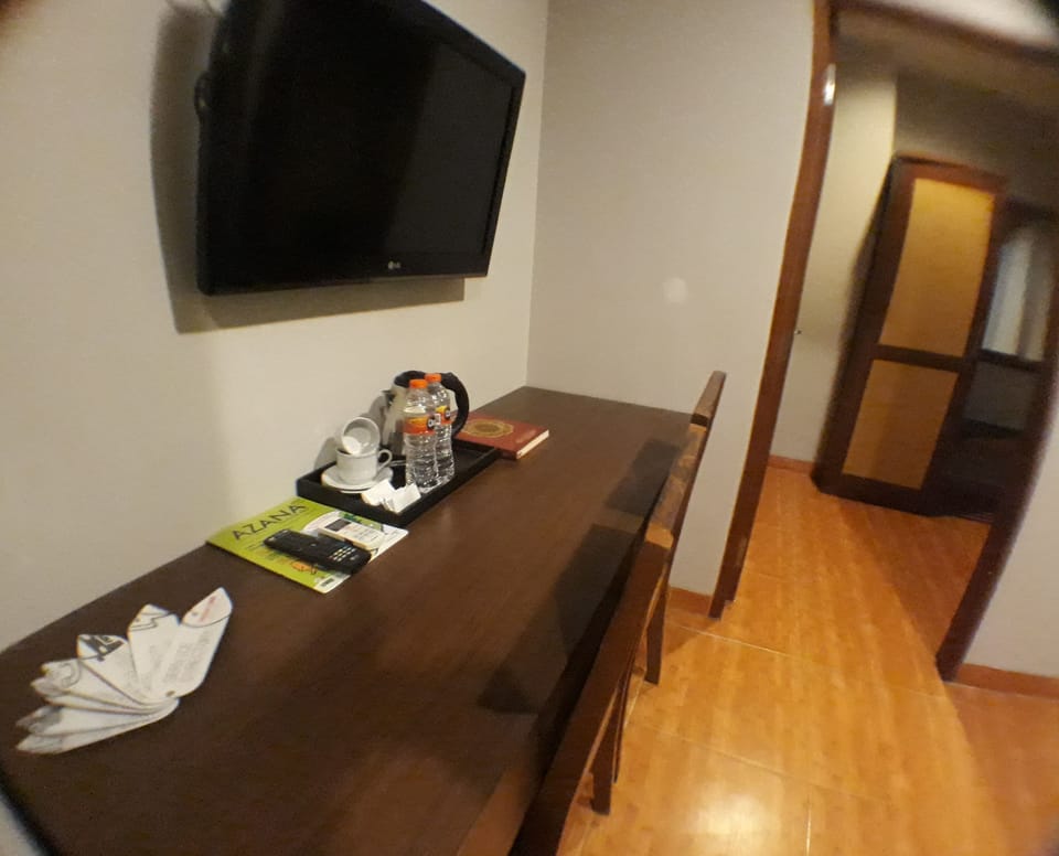 In-room safe, desk, soundproofing, free WiFi
